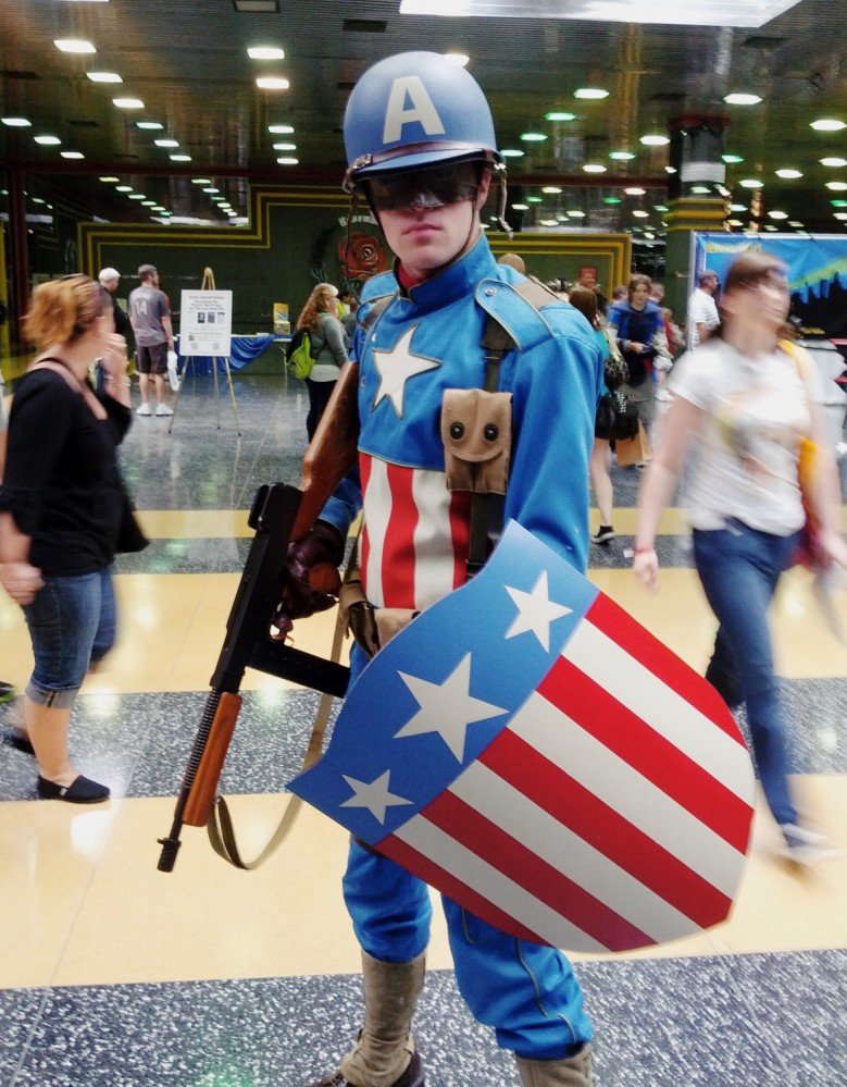 Chicago Comic Con 2012 - Captain America old school