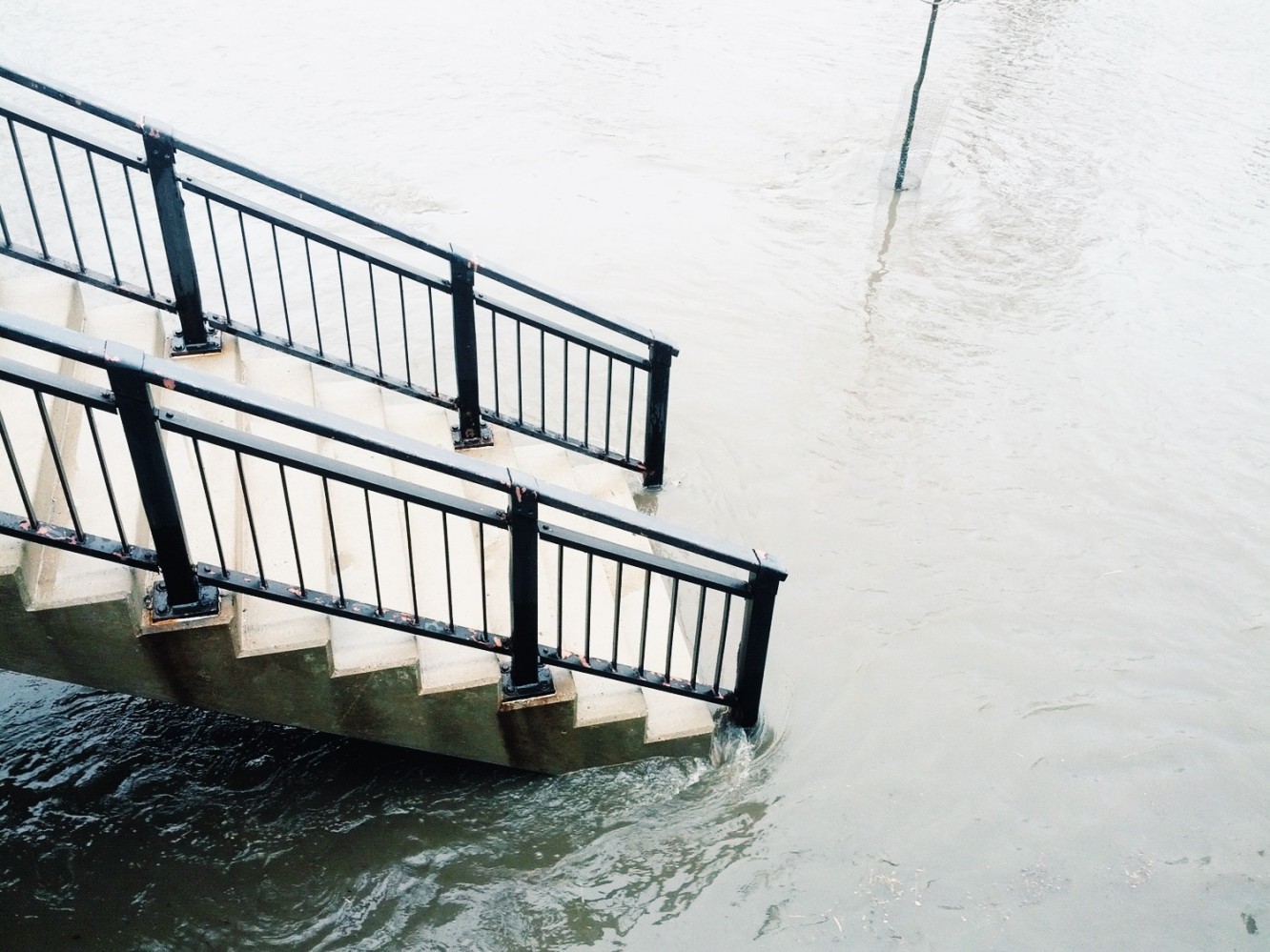 Rising Fox River waters 2013 - 01