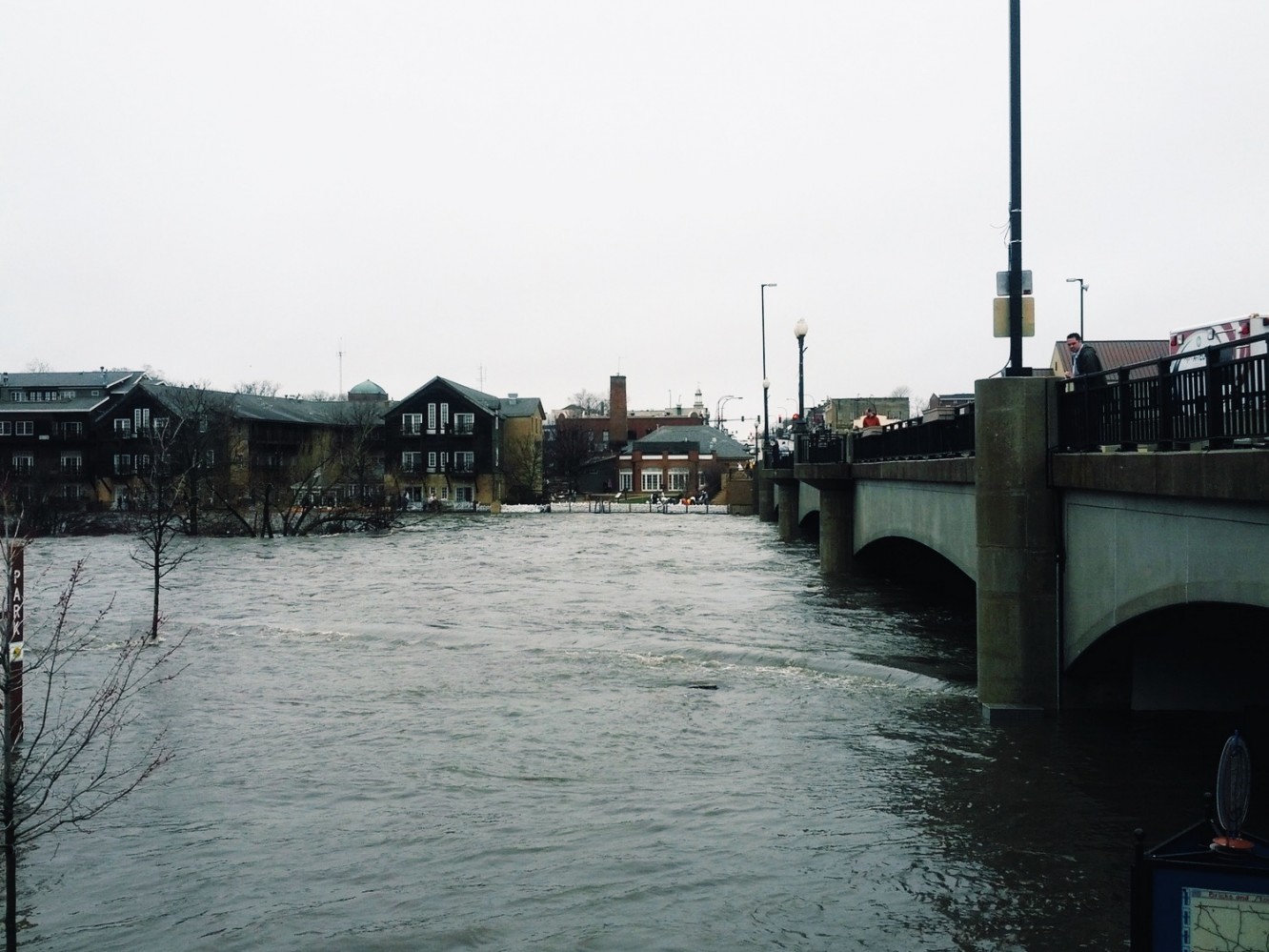 Rising Fox River waters 2013 - 04