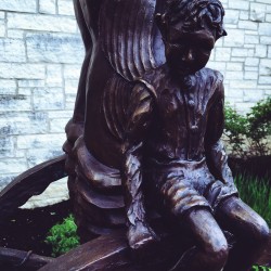 Random things photoshoot in Geneva, IL 2017 - Random things 2017 - Boy on the Nick Bottom statue