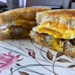 Fried Eggs on French Bread - FEoFB - 08 - Plated
