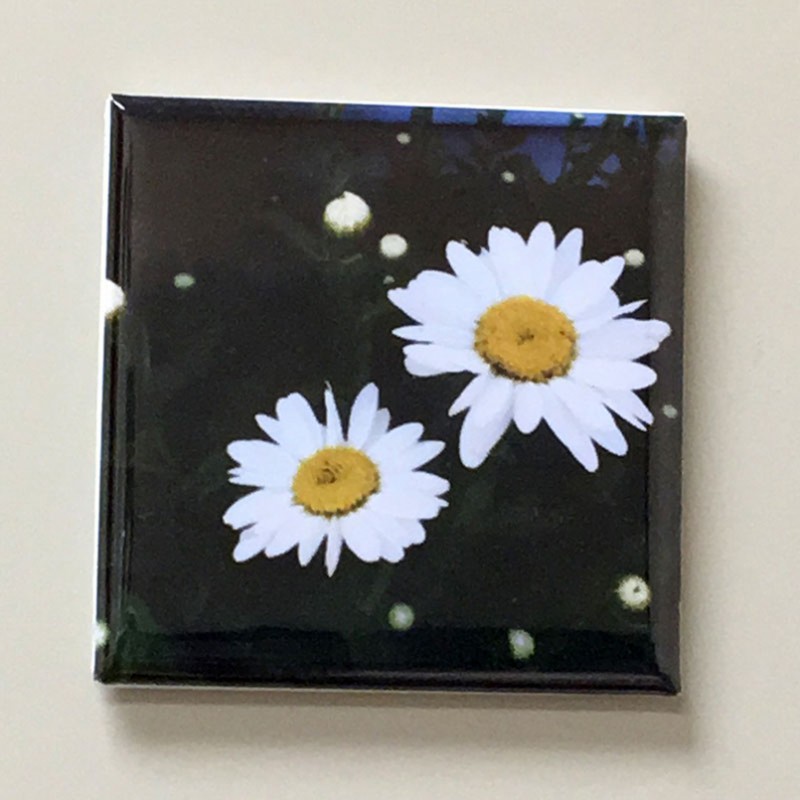 Happy lazy, daisy - 2 inch magnet - Primary Image
