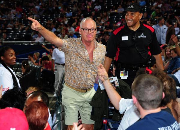 Michael Keaton confronts Andrew McCutchen heckler in Atlanta