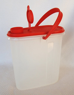 tupperware beverage container