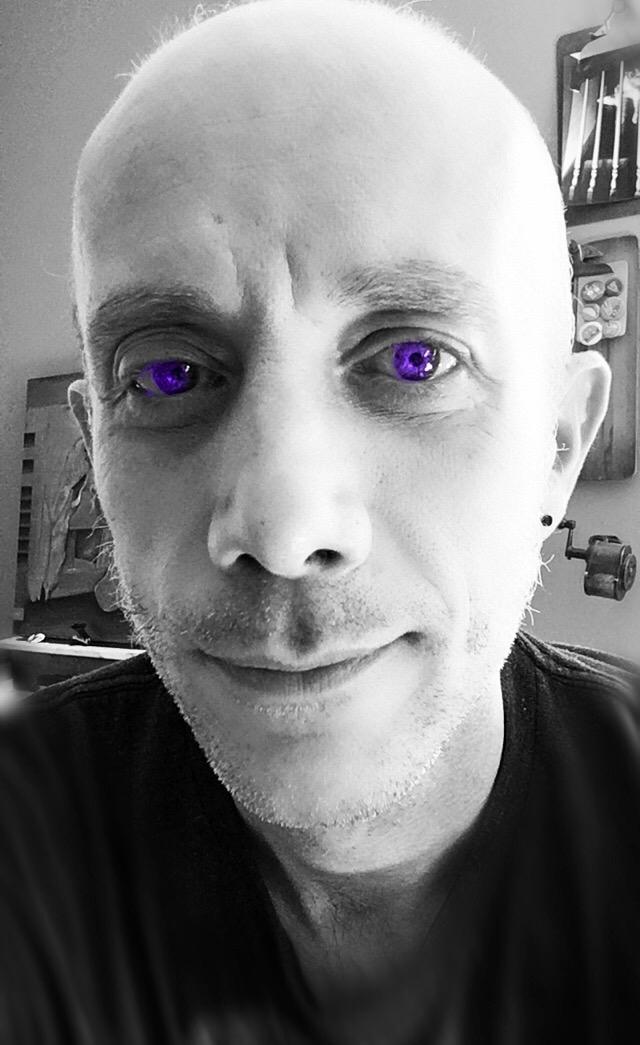 Purples eyes