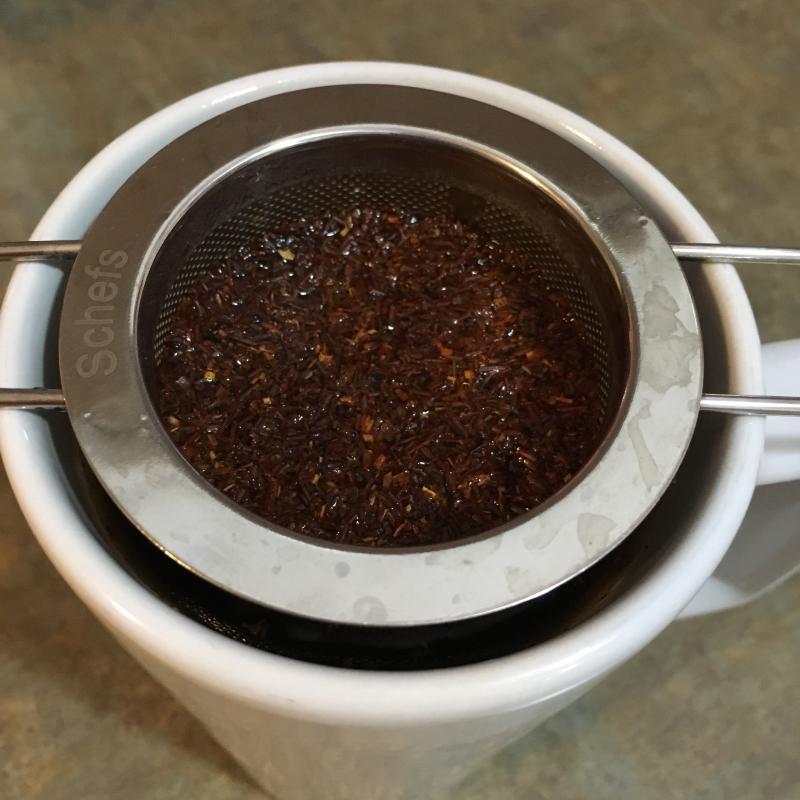 Vanilla Rooibos tea brewing