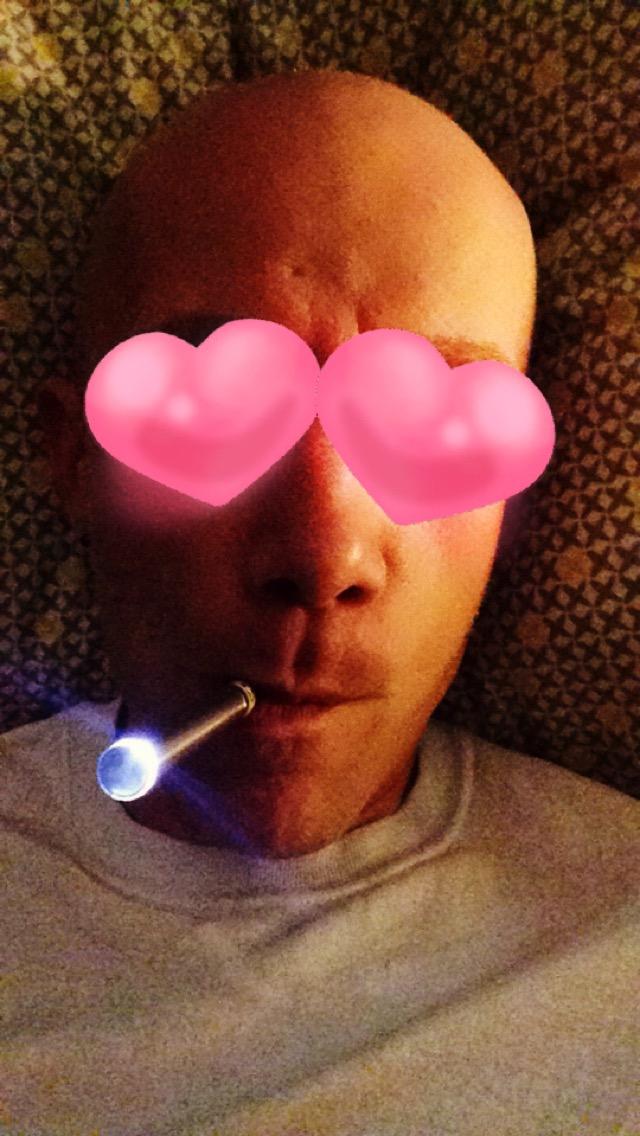 Heart eyes with ecig