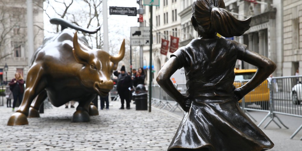 Wall Street Bull Sculptor Says NYC Violated His Rights With 'Fearless Girl'