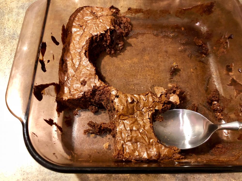 Brownie pan with spoon