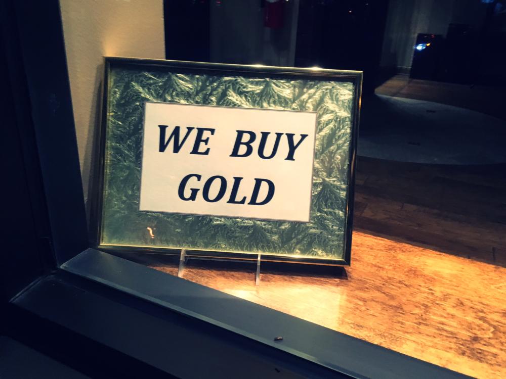 WE BUY GOLD