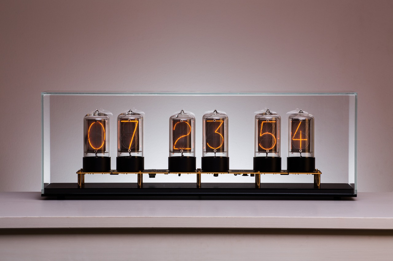 Zen Nixie Clock to make your heart swoon