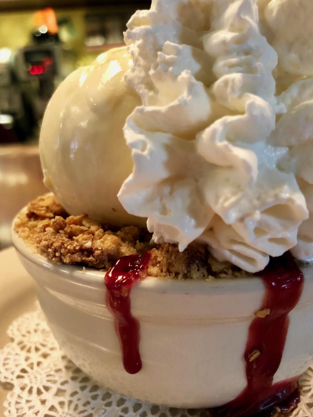 Apple raspberry crisp