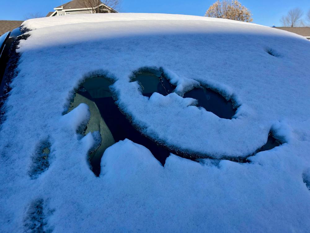 Windshield snow smiley