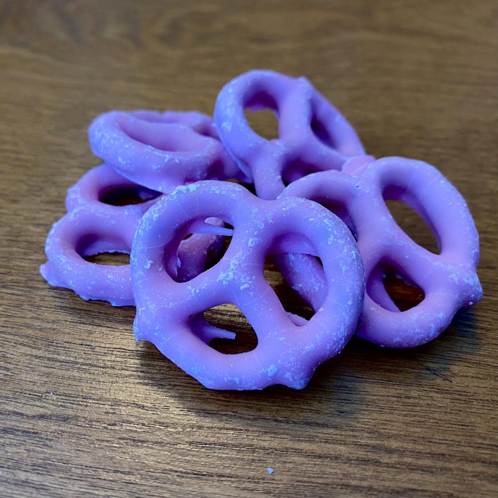 Raspberry yogurt pretzels